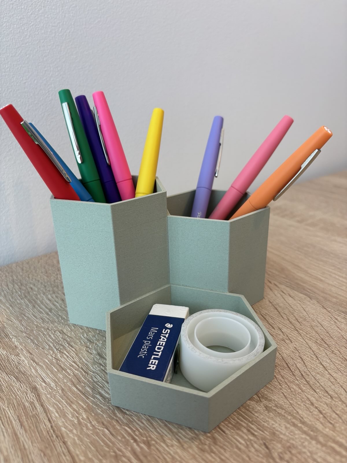 Desk organizer