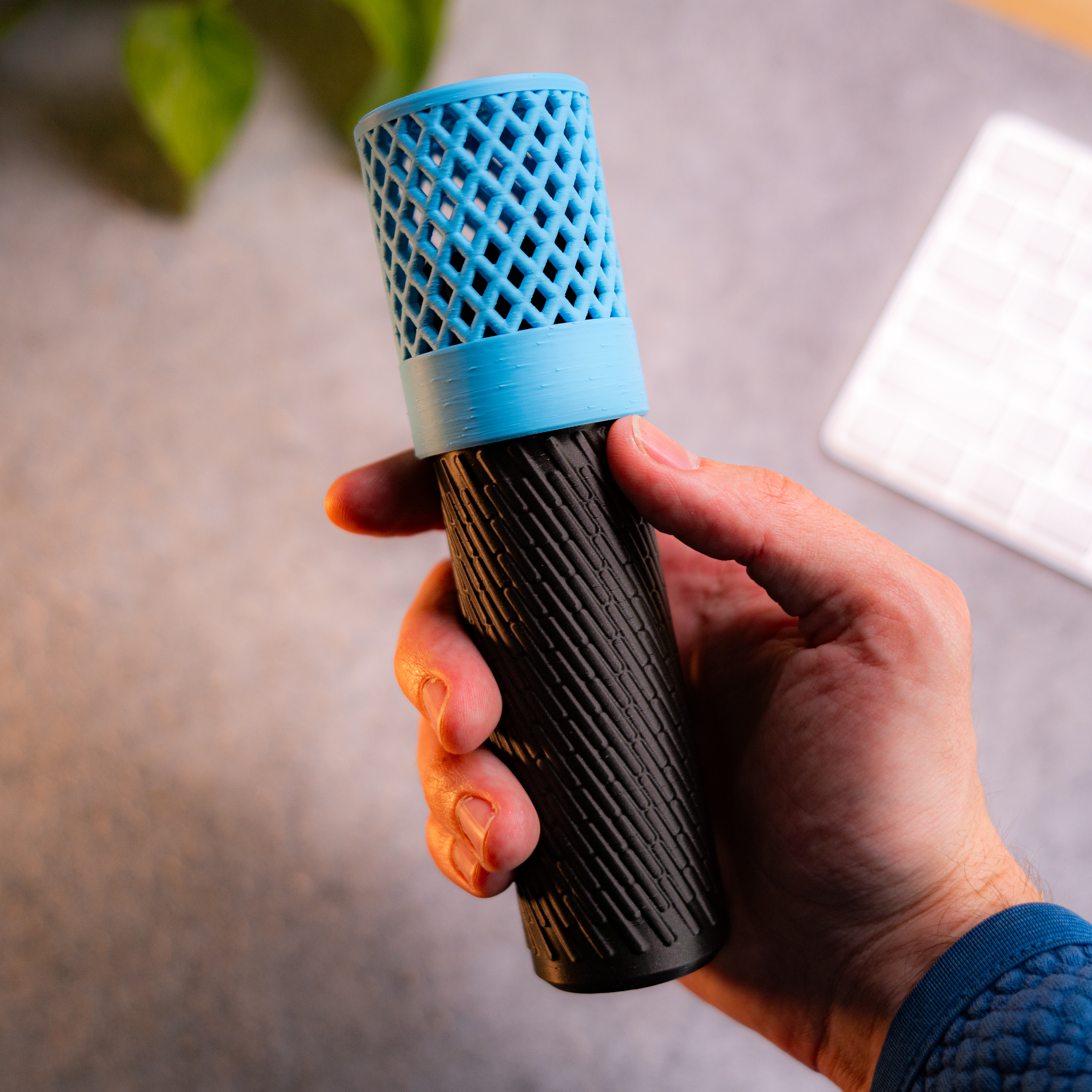 Wireless Mic Grip Handle - (Blue)
