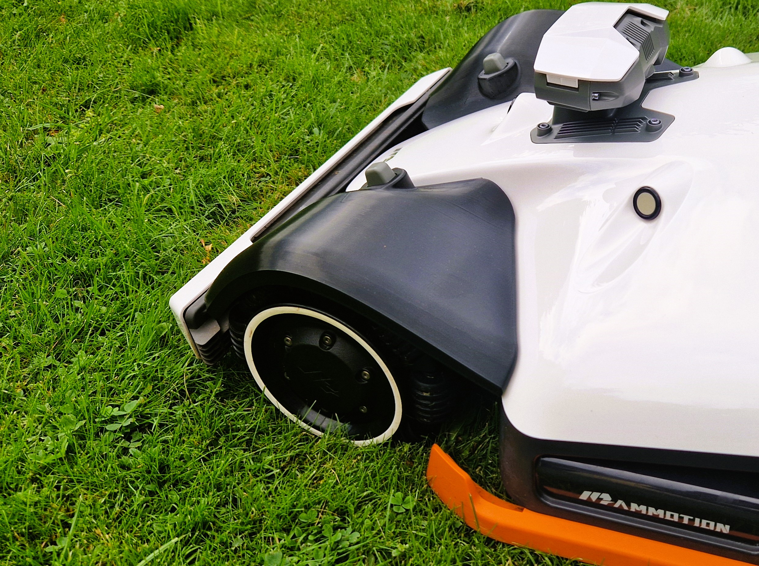 Mammotion Luba 2 Front Fenders