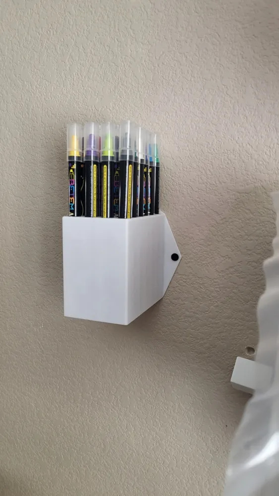 24 Count Paint Markers Wall Mount Organizer