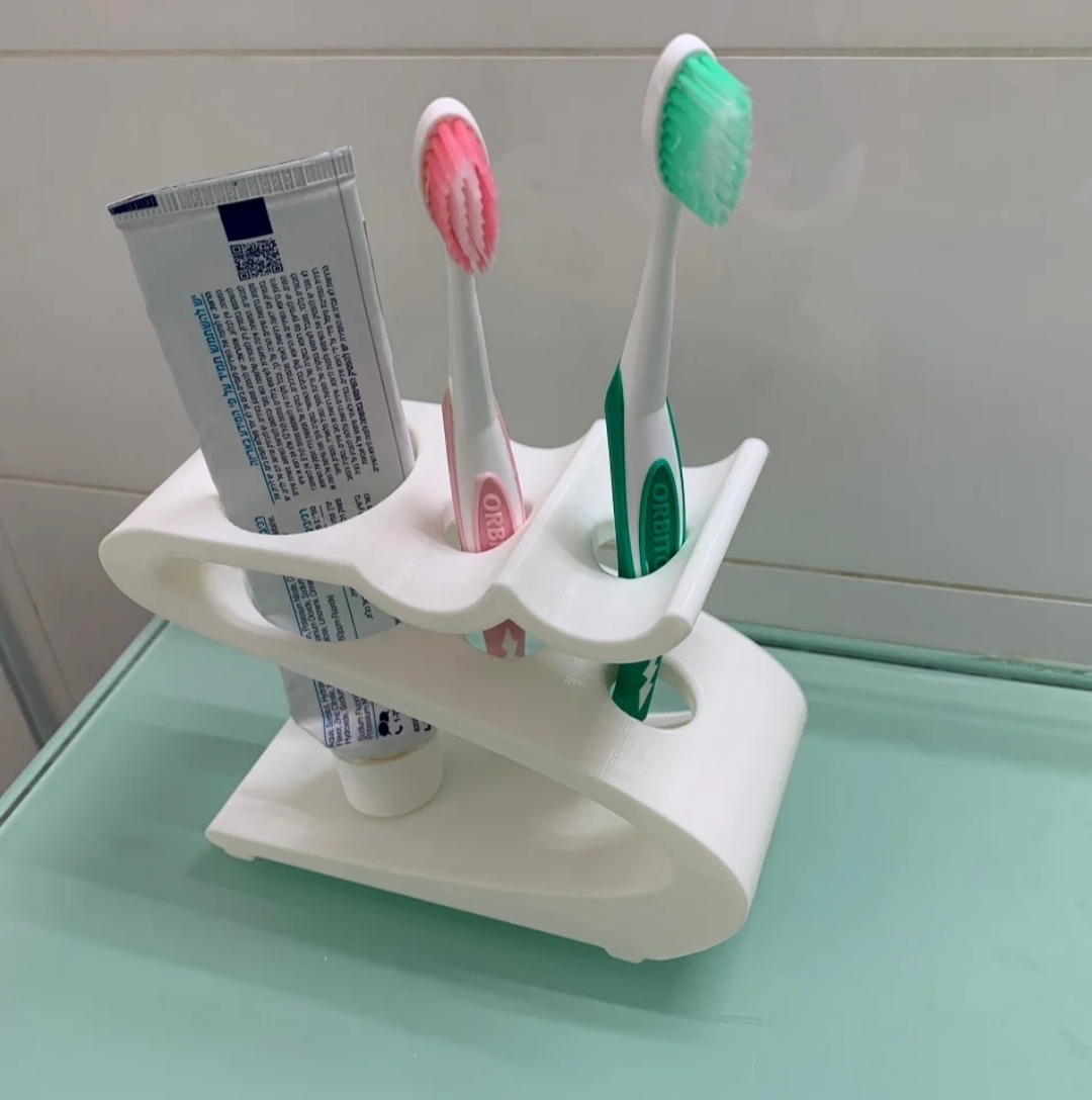 "Toothbrush (🔴) organizer triple holder"