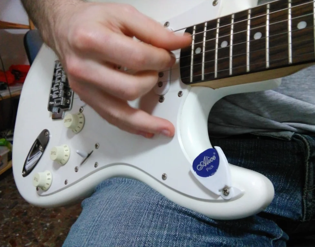 "Guitar (🔴) player's pick holder" - Duplicate - Duplicate - Duplicate