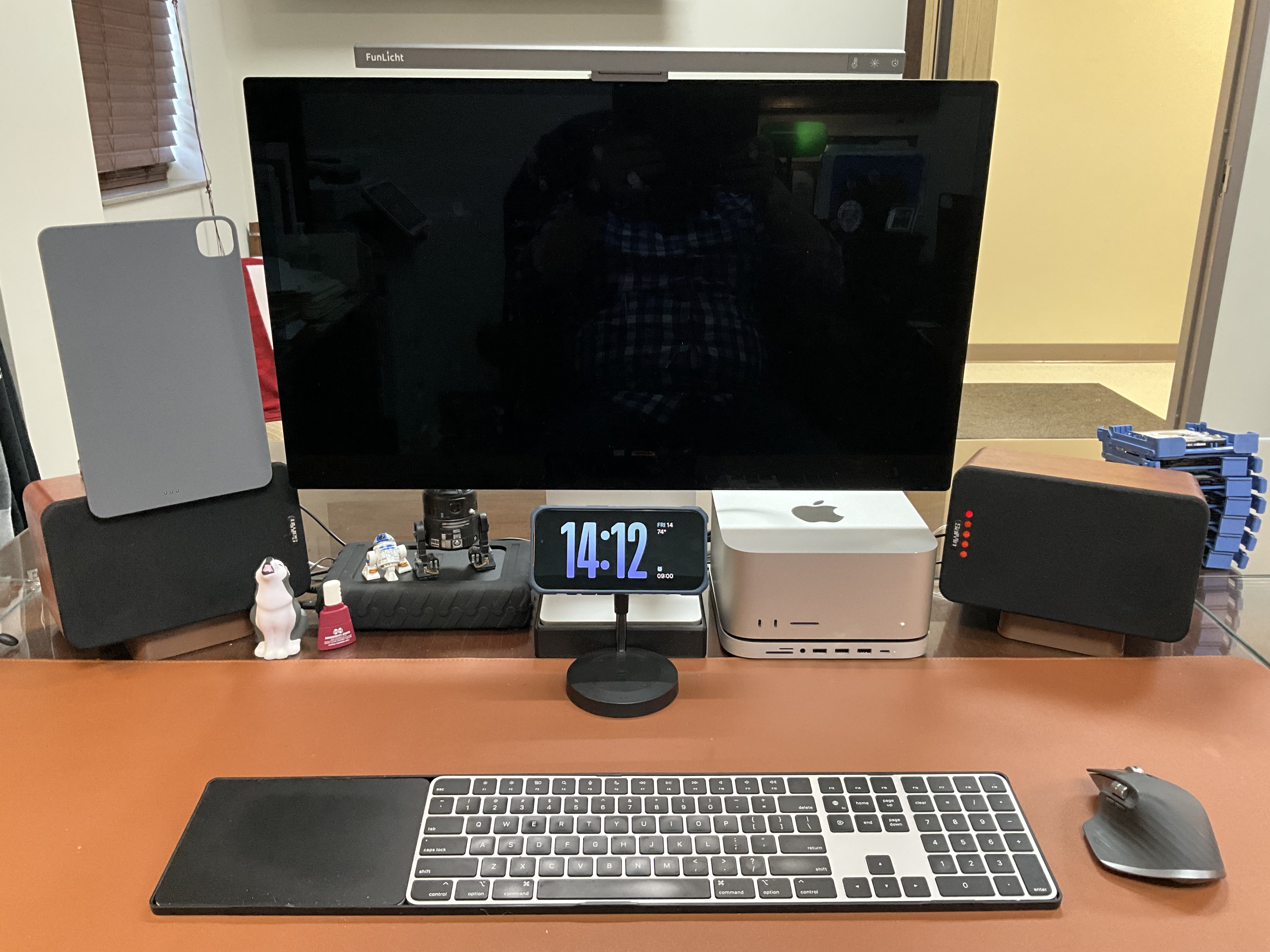 Apple Studio Display Stand with Cable Managment